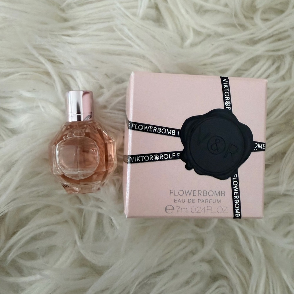 V&R Flowerbomb
